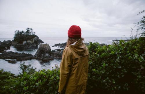 Ucluelet House | Tyee Retreat Cozy Lofted 1 Bedroom Cabin
