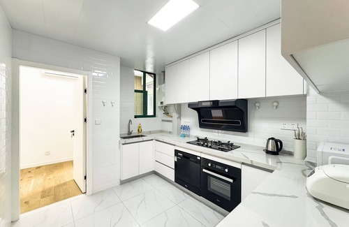 Downtown Shanghai Apartment | Tyms 2BR 2BA Apt Near MetroCity Line 1 9