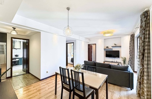 Downtown Shanghai Apartment | Tyms 2BR 2BA Apt Near MetroCity Line 1 9