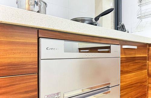Changning Apartment | Tyms 2BR with Kitchen 5min to Metro