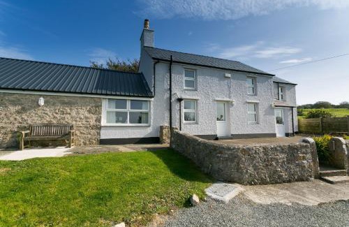 Moelfre House | Tyn Lon