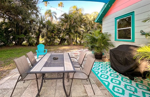 Gulfport House | Tyn & Marty's Old-Fashioned Beach Cottage