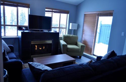 Village North Apartment | Tyndalstone Lodge 3 Bedroom in the Heart of Village North Whistler