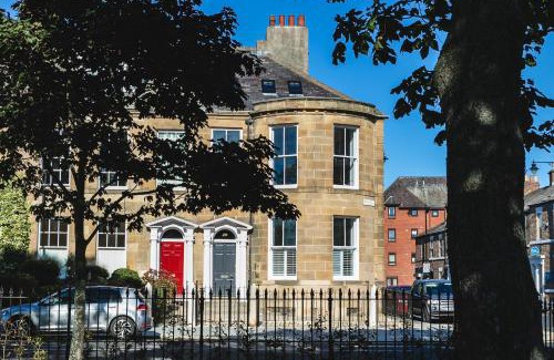 North Shields Apartment | Tyne Square - historic property - modern facilities