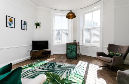 North Shields Apartment | Tyne Square - historic property - modern facilities
