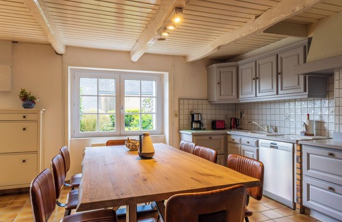 Morgat House | Typical 8 pers house, the beach on foot