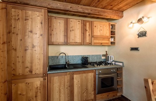 Valtournenche Apartment | Typical apartment with access to the slopes in Valtournenche