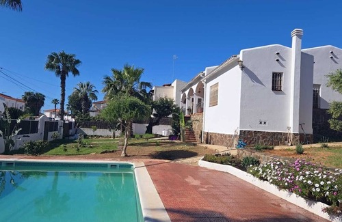 Cunit House | Typical ibiza-style family villa with large swimming pool 15 mn from Sitges