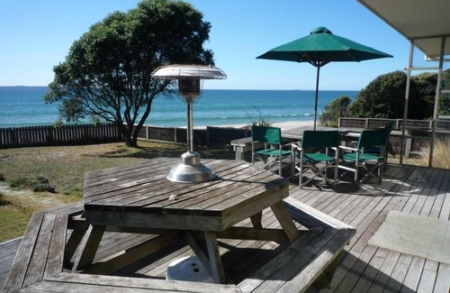 Papamoa Beach House | Typical Kiwi Bach Right on Beach