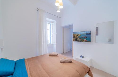 Floriana House | Typical Maltese town house just outside Valletta
