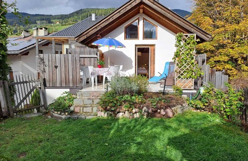 Sarentino Cabin | Typical South Tyrolean vacation cottage with garden and terrace