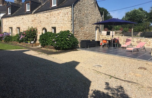 Baden House | Typical stone house in the Gulf of Morbihan