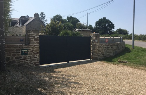 Baden House | Typical stone house in the Gulf of Morbihan
