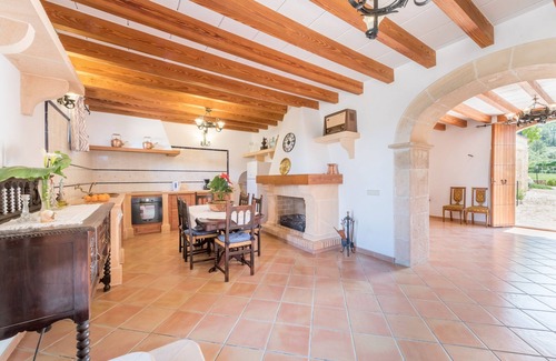 Sant Joan House | Typically Majorcan Villa “S'Era de Son Roig” with Garden, Pool & Wi-Fi