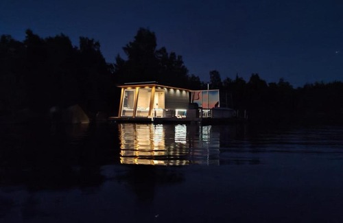 Kalajoki Apartment | Tyylikäs asuntolautta hienolla merinäköalalla