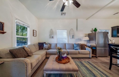 Iron Horse House | U of A/Fenced/Congress St & 4th Ave/3BR 2BA