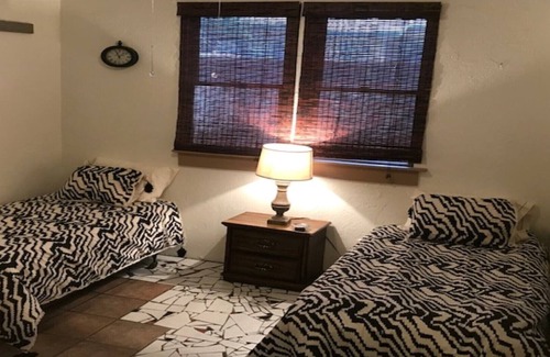 Iron Horse House | U of A LOCATION! 2BR/2BA off 4th Ave. & 6th St. Blocks from campus and downtown