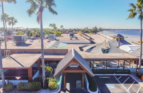 Ruskin Condo | U113- Twisted Palm - Private Beach Resort- ground unit