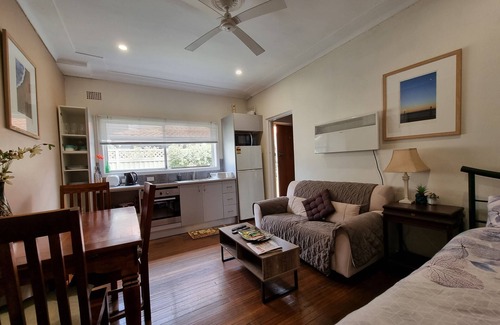 Cronulla Apartment | U2 Wanda Beach Cronulla, Cronulla Golf, Quiet refurbished unit