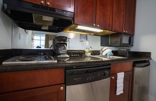 Ruskin Condo | U513- across from pool, beach and resort amenities, Tampa Bay Studio!