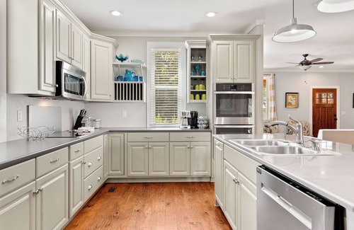 Tuscaloosa House | UA CAMPUS ADJACENT 4BEDROOM/4BATHROOM FARMHOUSE SLEEPS 8
