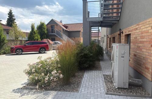 Racice Apartment | Ubytování na statku Račice