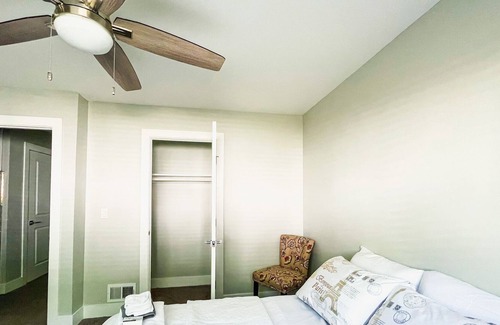Avondale House | UC and Cincinnati Hospitals only 3 minutes away