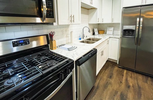 Avondale House | UC and Cincinnati Hospitals only 3 minutes away