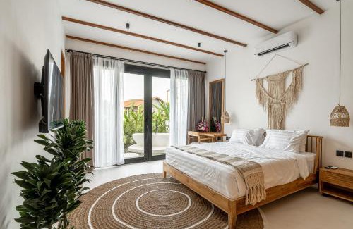 Penestanan Villa | Udara by EVDEkimi - Spacious 4BR Pool villa with Lush garden at Artistic Center of Ubud