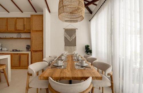Penestanan Villa | Udara by EVDEkimi - Spacious 4BR Pool villa with Lush garden at Artistic Center of Ubud