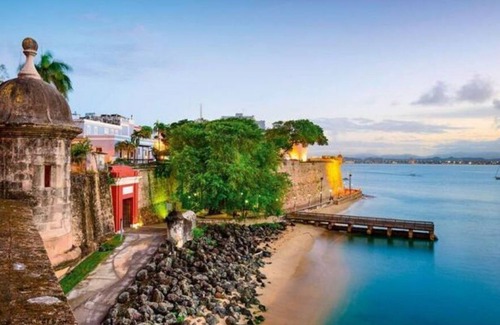 Puerto Nuevo House | Uhappy Place Best Location San Juan! Studio for 2