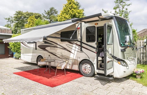 Heide Apartment | Uhse Ami Wohnmobil mit Erker