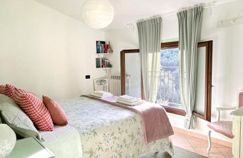 Imperia Apartment | ULIVI - Comodità e tranquillità con Patio e Parcheggio