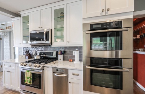 Lake Geneva House | Ultimate Beach House, 2 Private Beaches, Cabana, Private Pier, Sleeps 17!