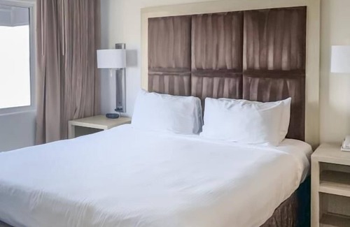 Capistrano Beach Resort | Ultimate Beach Vacation! 2 Modern Units, Pool, Parking, Close to Pines Park