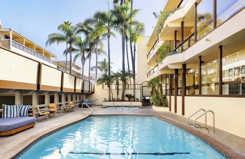 Laguna Beach House | Ultimate Beachfront Relaxation | Enjoy Scenic Sunset By the Beach