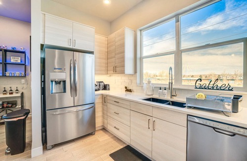 Bel Aire House | Ultimate Colorado Retreat w/Suite Style Bedrooms, Game Room and Fire Pit!