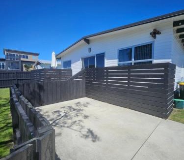 Papamoa Beach House | Ultimate Family Holiday - Pet Friendly!