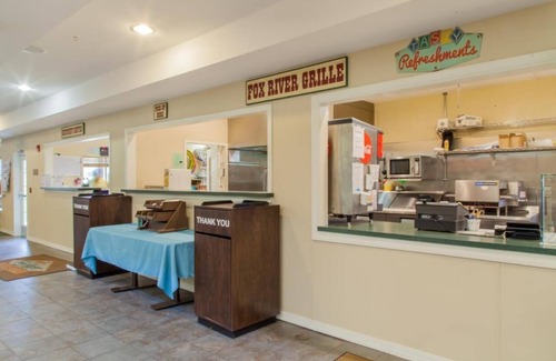 Sheridan House | Ultimate Family Resort Destination with Pools & Scenic Views | Free Parking