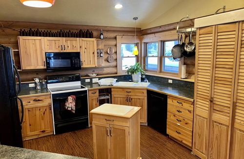 Big Arm House | Ultimate Lakeside Retreat on Flathead Lake near Glacier National Park