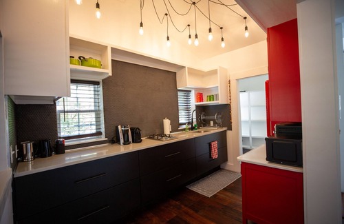 Elberta Cottage | Ultimate Luxury Modern Cottage Getaway * BOAT, Kayaks, Canoe! DOLPHINS