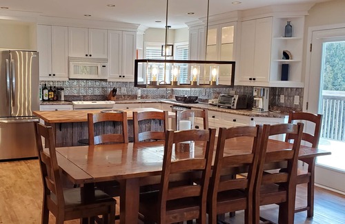 Frontenac Cottage | Ultimate privacy on 10 acres, weed free shoreline, beautiful sunsets, Wolfe Lake
