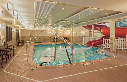 Chanhassen House | Ultimate Room for Staycation! Free Breakfast