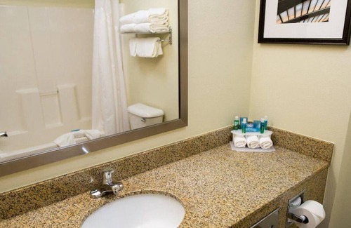 Chanhassen House | Ultimate Room for Staycation! Free Breakfast