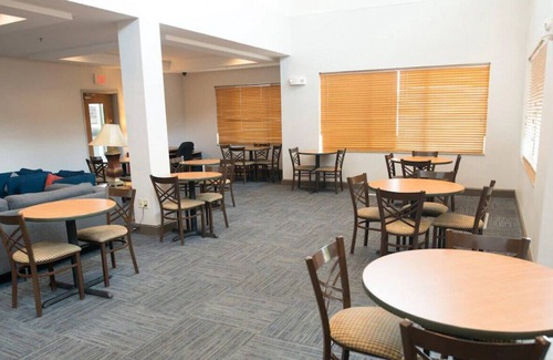 Chanhassen House | Ultimate Room for Staycation! Free Breakfast