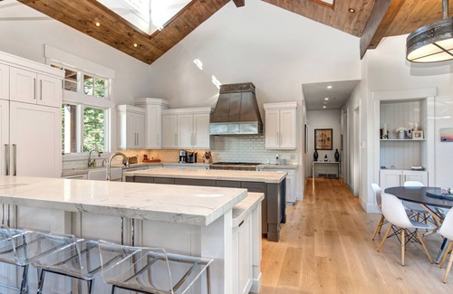 Park City House | Ultimate Ski-In Ski-Out Retreat with Hot Tub, Fireplace & Stunning Views