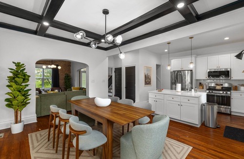Shaw House | Ultimate St. Louis Retreat - ArcadeRoom - PingPong