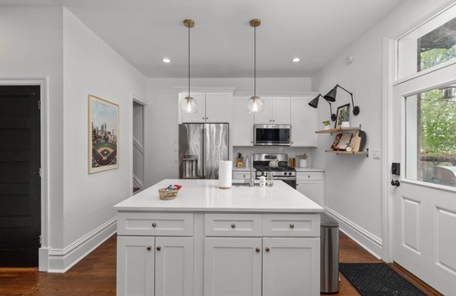 Shaw House | Ultimate St. Louis Retreat - ArcadeRoom - PingPong