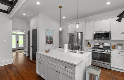 Shaw House | Ultimate St. Louis Retreat - ArcadeRoom - PingPong