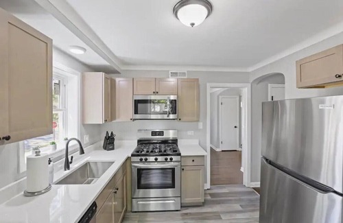 Broadview House | Ultimate Stay w/ Gym & Game Room Broadview